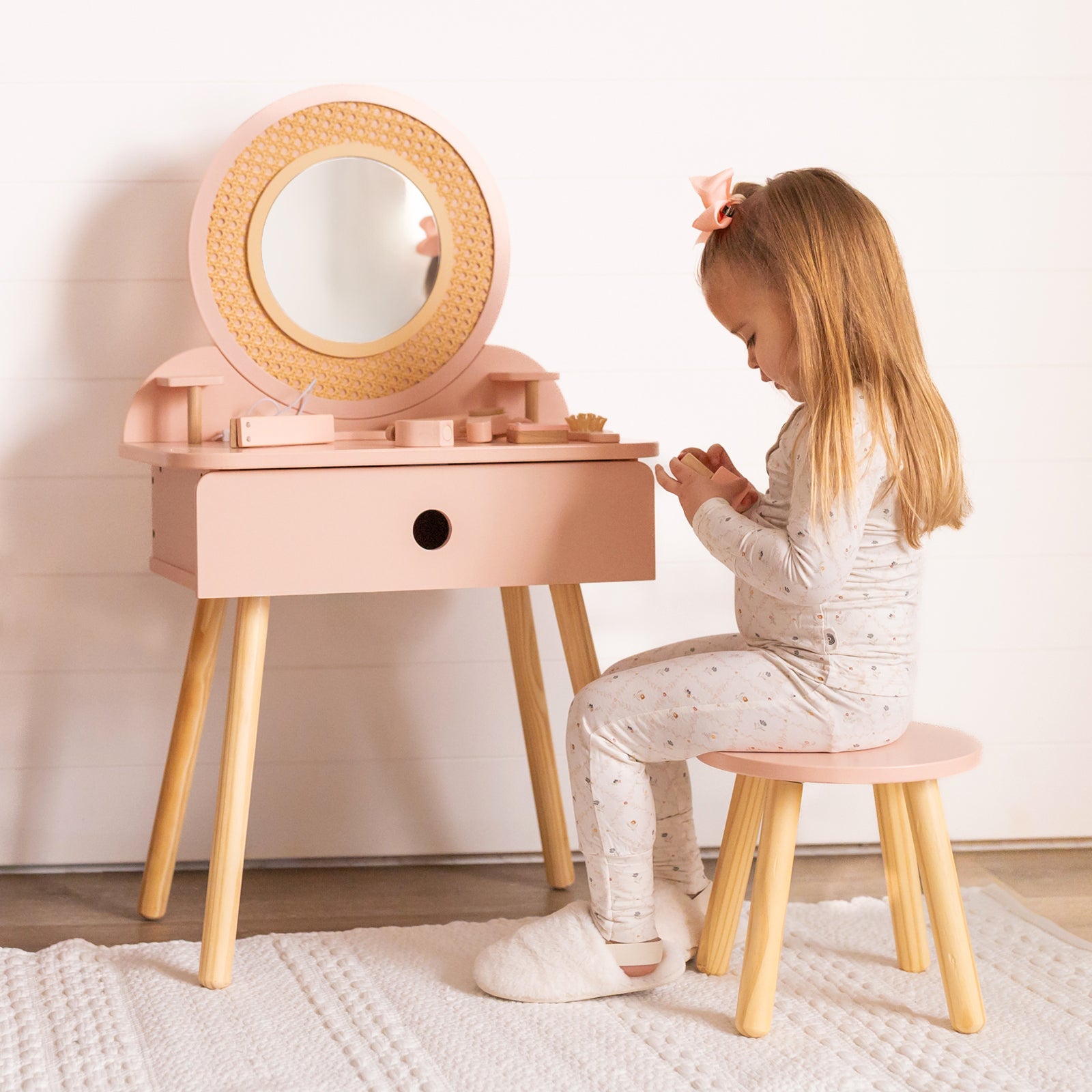 Kids Vanity Table and Chair Set, Pink Girls Vanity with 11 Pcs Accessories