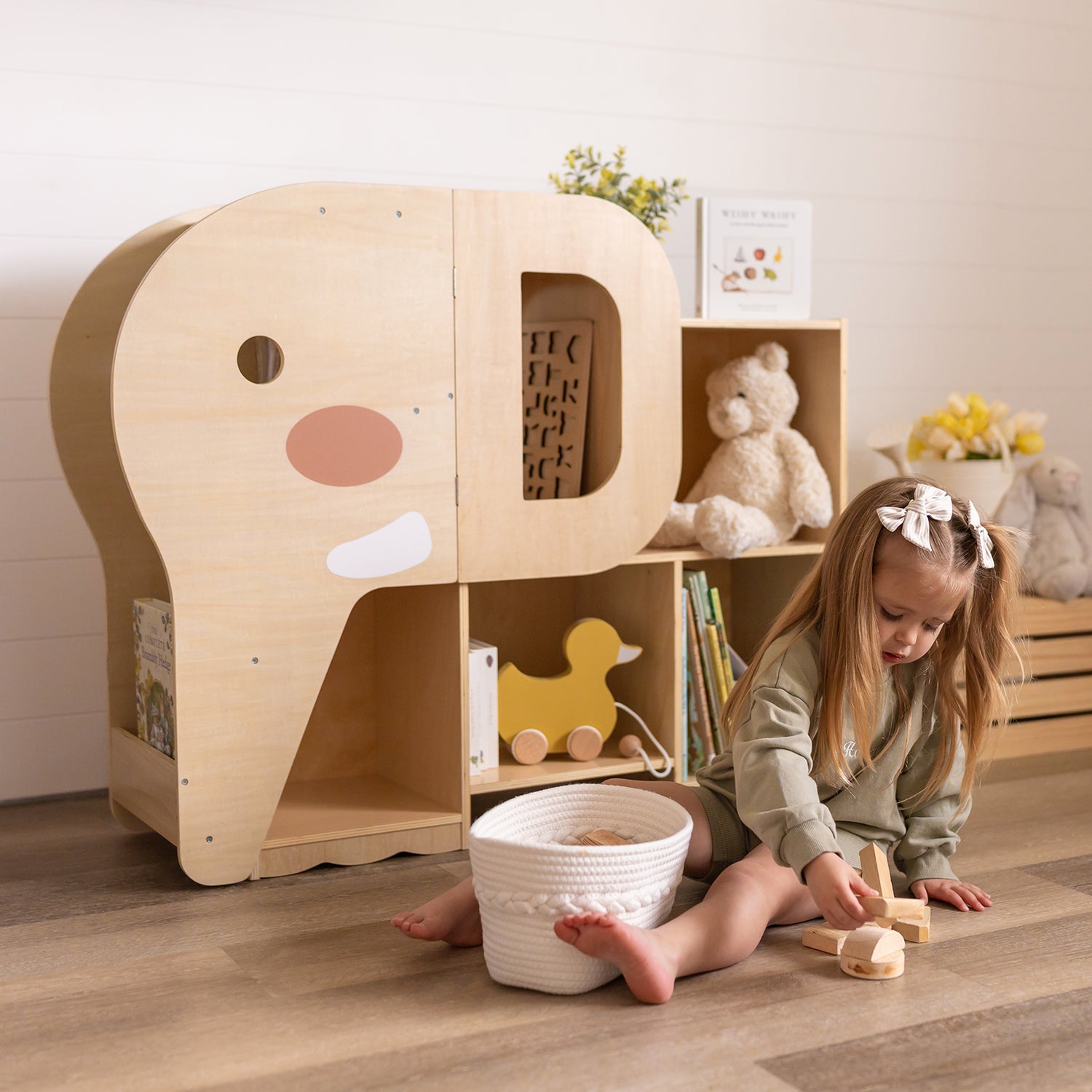 Montessori Bookshelf with Elephant Shape