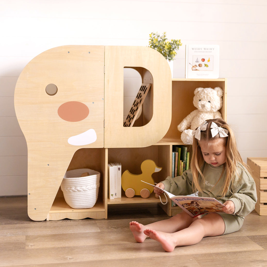Montessori Bookshelf with Elephant Shape