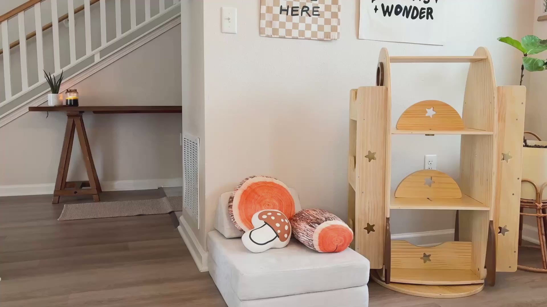 OOOK Rocket Rotating Bookshelf for Kids, 360 Display Spinning Bookshelf Tower