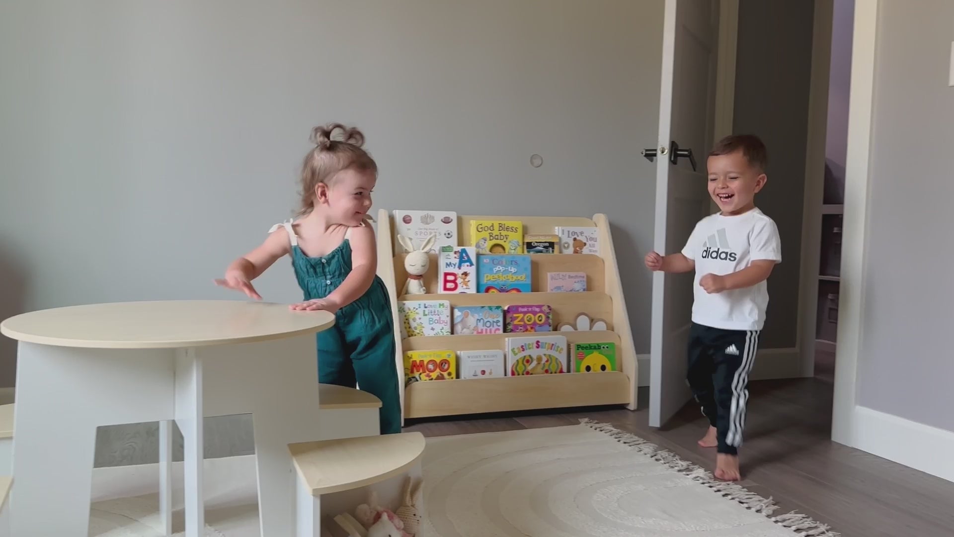 OOOK Toddler Table and Chair Set, Wooden Round Table with 4 Storage Stools